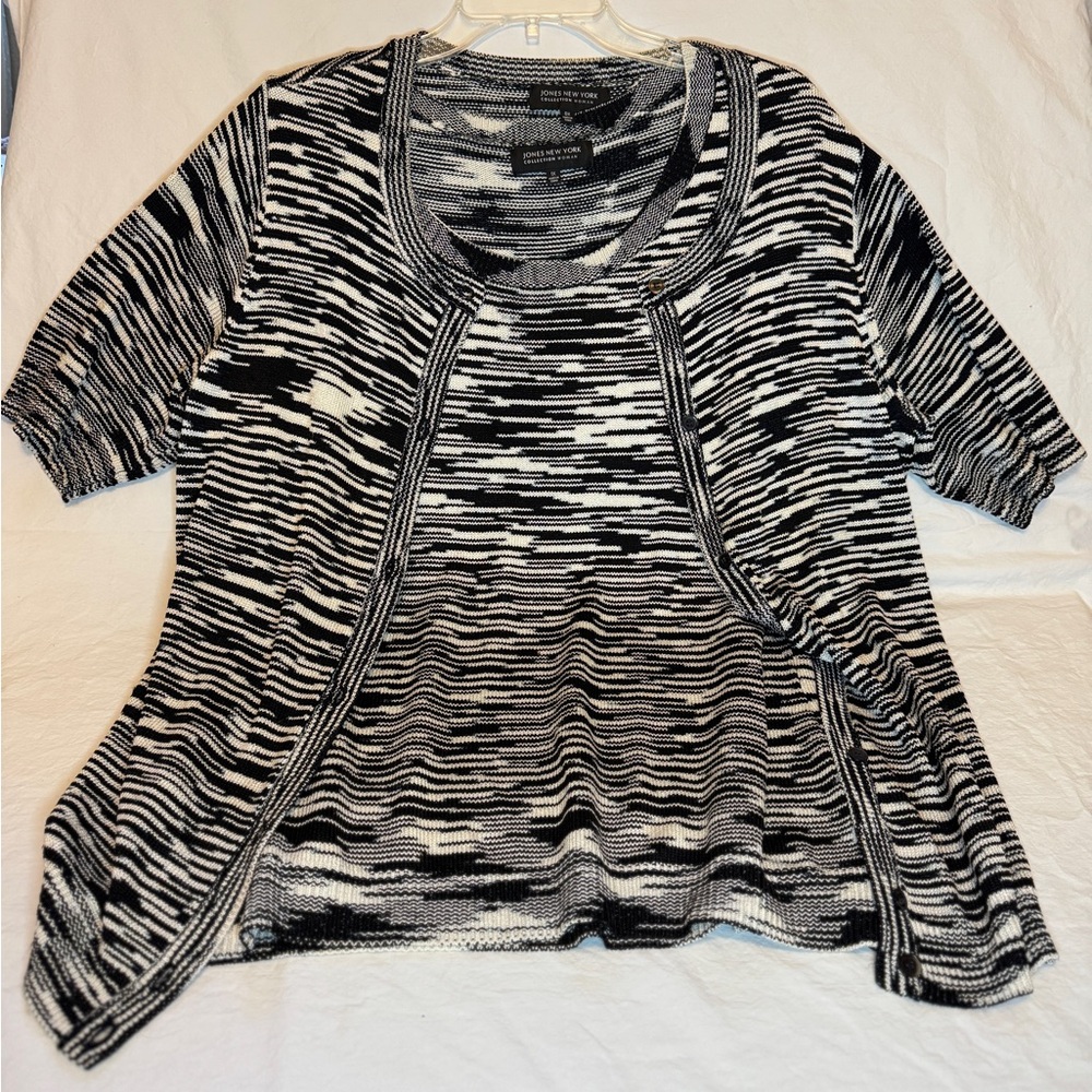 Jones New York Monochrome Patterned Knit Top